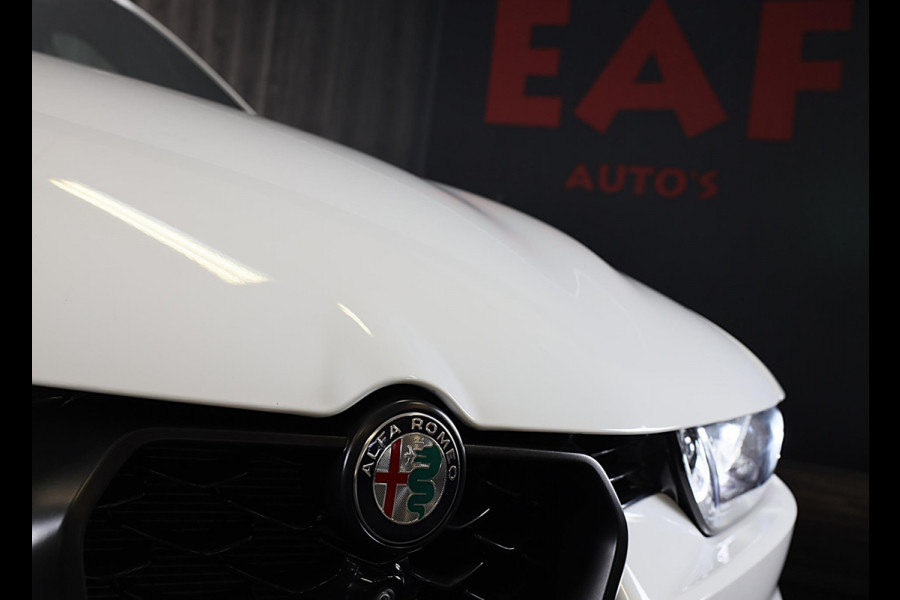 Alfa Romeo Tonale 1.5T Hybrid Veloce / 160 PK / Acc / Leder / Navi / 360 Camera / HK / Sfeerverlichting / Dode Hoek / Lane Assist