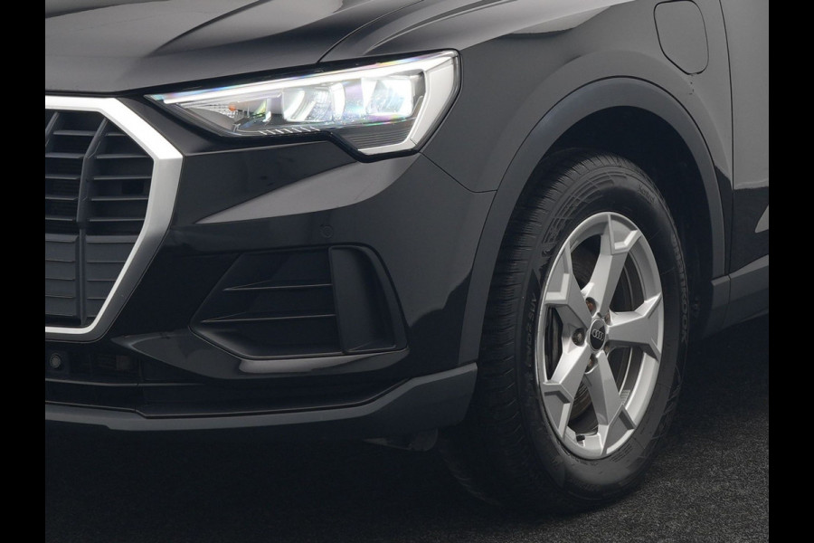 Audi Q3 45 TFSI e edition Plug In Hybrid 245pk Dealer O.H. PHEV | Trekhaak Af Fabriek | Adaptive Cruise | Camera | Voorstoelen Verwarmd | Blis | Apple Carplay | Virtual | Navigatie | DAB |