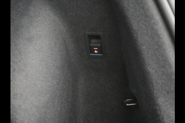 Audi Q3 45 TFSI e edition Plug In Hybrid 245pk Dealer O.H. PHEV | Trekhaak Af Fabriek | Adaptive Cruise | Camera | Voorstoelen Verwarmd | Blis | Apple Carplay | Virtual | Navigatie | DAB |