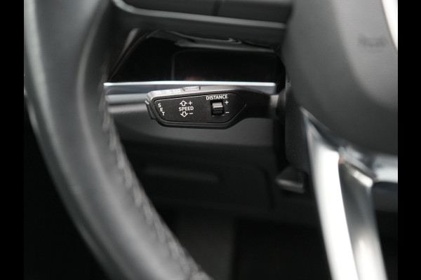 Audi Q3 45 TFSI e edition Plug In Hybrid 245pk Dealer O.H. PHEV | Trekhaak Af Fabriek | Adaptive Cruise | Camera | Voorstoelen Verwarmd | Blis | Apple Carplay | Virtual | Navigatie | DAB |