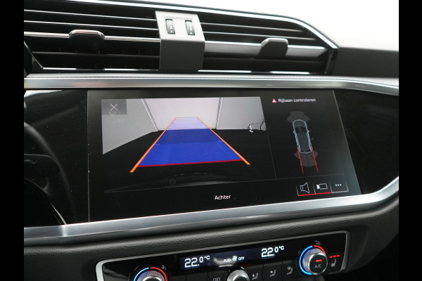 Audi Q3 45 TFSI e edition Plug In Hybrid 245pk Dealer O.H. PHEV | Trekhaak Af Fabriek | Adaptive Cruise | Camera | Voorstoelen Verwarmd | Blis | Apple Carplay | Virtual | Navigatie | DAB |