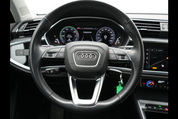 Audi Q3 45 TFSI e edition Plug In Hybrid 245pk Dealer O.H. PHEV | Trekhaak Af Fabriek | Adaptive Cruise | Camera | Voorstoelen Verwarmd | Blis | Apple Carplay | Virtual | Navigatie | DAB |