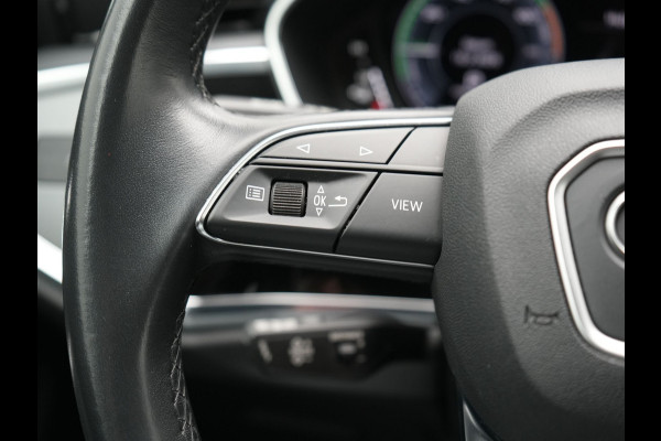Audi Q3 45 TFSI e edition Plug In Hybrid 245pk Dealer O.H. PHEV | Trekhaak Af Fabriek | Adaptive Cruise | Camera | Voorstoelen Verwarmd | Blis | Apple Carplay | Virtual | Navigatie | DAB |