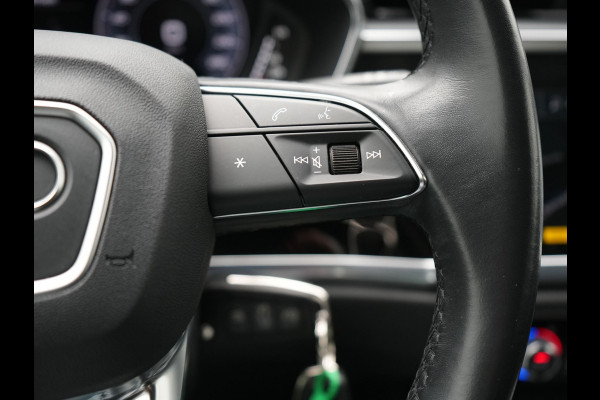 Audi Q3 45 TFSI e edition Plug In Hybrid 245pk Dealer O.H. PHEV | Trekhaak Af Fabriek | Adaptive Cruise | Camera | Voorstoelen Verwarmd | Blis | Apple Carplay | Virtual | Navigatie | DAB |