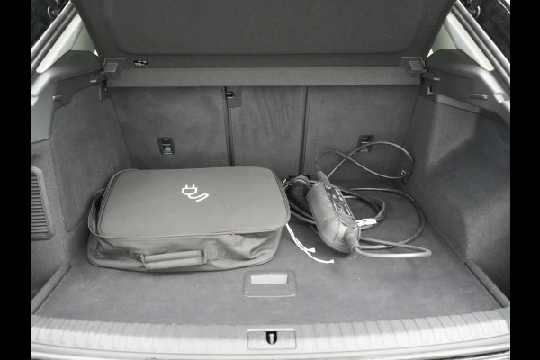 Audi Q3 45 TFSI e edition Plug In Hybrid 245pk Dealer O.H. PHEV | Trekhaak Af Fabriek | Adaptive Cruise | Camera | Voorstoelen Verwarmd | Blis | Apple Carplay | Virtual | Navigatie | DAB |