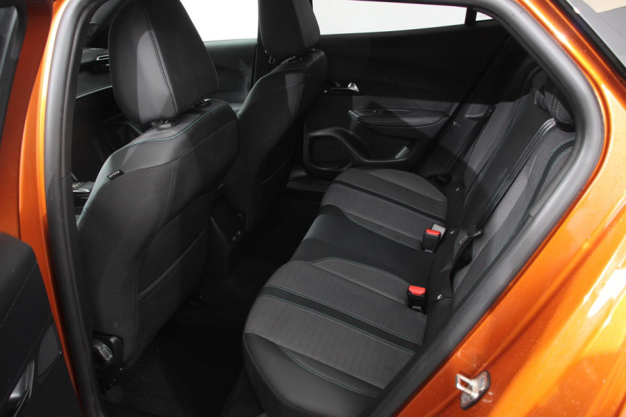 Peugeot 2008 1.2 PureTech 130pk Automaat Allure | Navigatie | Apple Carplay/Android | Climate Control | Dab | Led | Lichtmetalen Velgen | Parkeer sensoren | Cruise Control