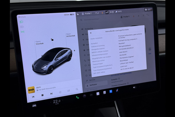Tesla Model 3 RWD SR plus LFP Accu Trekhaak AutoPilot Leder Panoramadak Adaptive-Cruise Camera's Elektr.-Stuur+Stoelen+Spiegels+Geheugen+Easy- Navi LED DAB Voorverwarmen Keyless One-Pedal-Drive Lmv 18" SOH 92% 1e Eigenaar Origineel Nederlandse Auto 1.000kg Trekvermogen