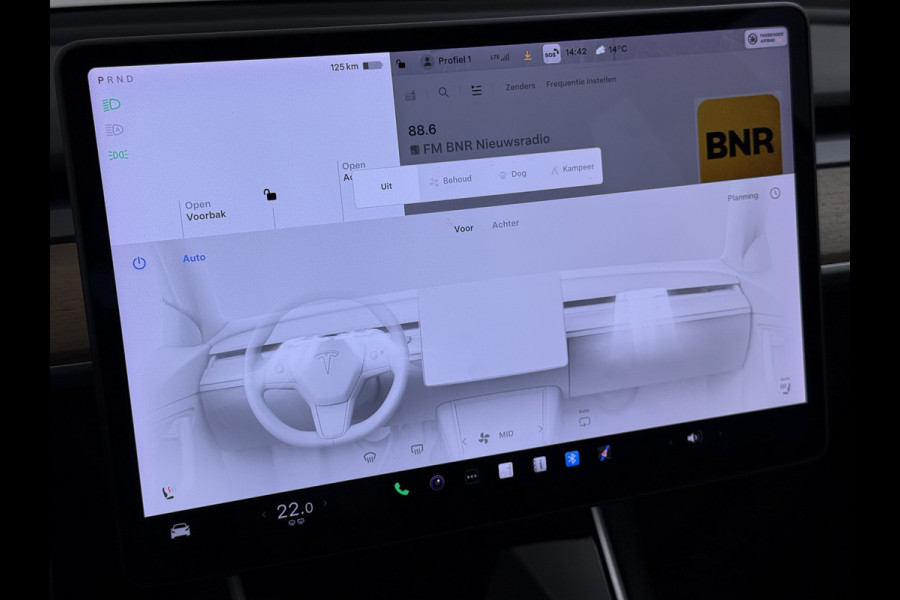 Tesla Model 3 RWD SR plus LFP Accu Trekhaak AutoPilot Leder Panoramadak Adaptive-Cruise Camera's Elektr.-Stuur+Stoelen+Spiegels+Geheugen+Easy- Navi LED DAB Voorverwarmen Keyless One-Pedal-Drive Lmv 18" SOH 92% 1e Eigenaar Origineel Nederlandse Auto 1.000kg Trekvermogen