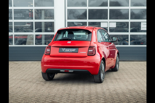 Fiat 500 Hybrid Torino Launch Edition | Private Lease € 379,- | New | Clima | Carplay | PDC | Priv Glass | Rosso Passione