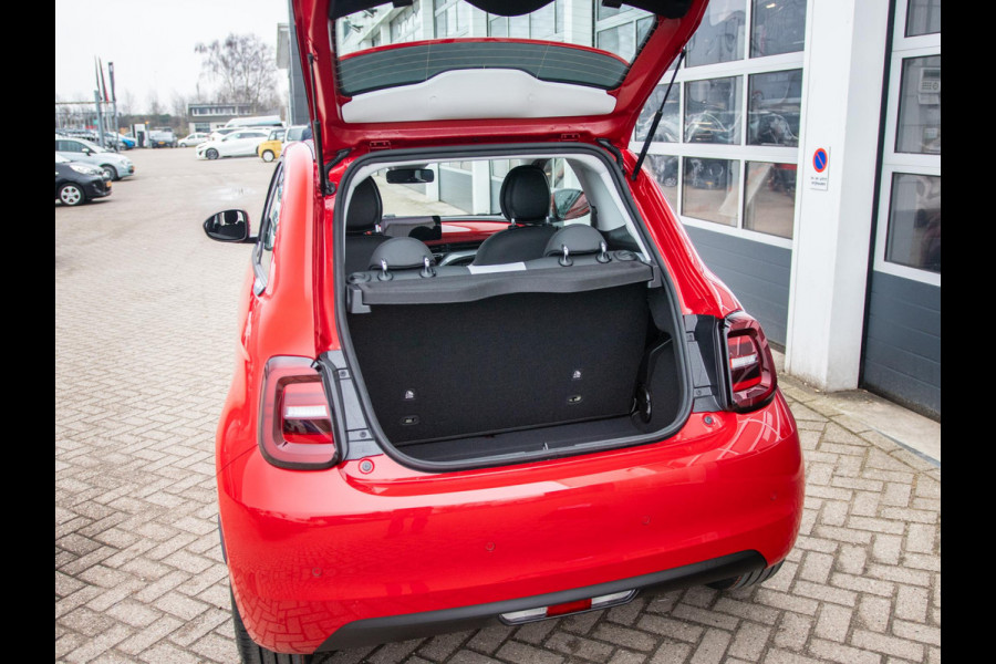 Fiat 500 Hybrid Torino Launch Edition | Private Lease € 379,- | New | Clima | Carplay | PDC | Priv Glass | Rosso Passione