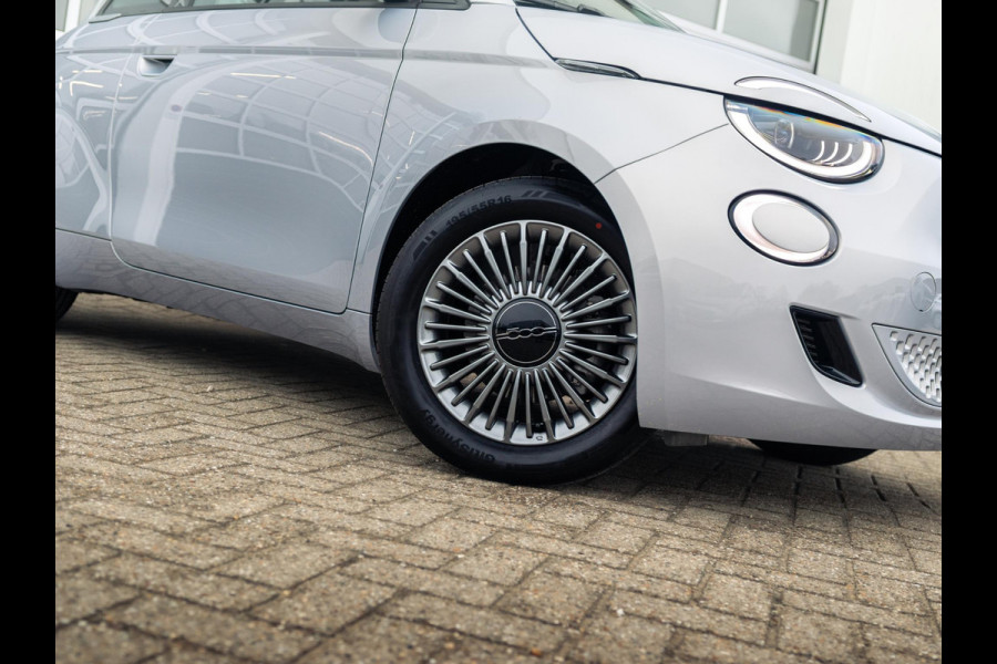 Fiat 500 Hybrid Torino Launch Edition | Private Lease € 387,- | New | Clima | Carplay | PDC | Priv Glass | Celestial Blue