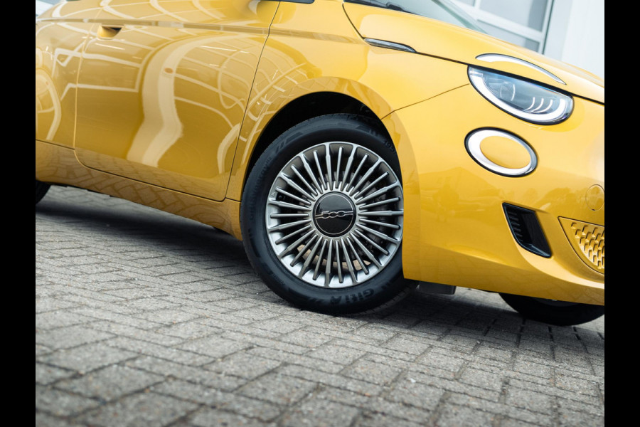 Fiat 500 Hybrid Torino Launch Edition | Private Lease € 387,- | New | Clima | Carplay | PDC | Priv Glass | Sun of Italy