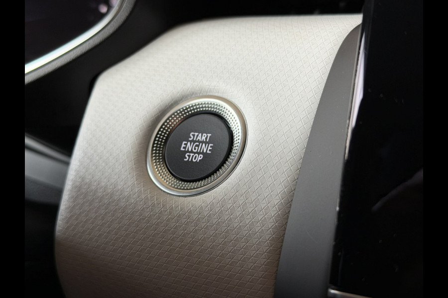 Renault Clio 1.0 TCe 92pk Aut | Intens | Groot Navi | Bose | 17" | Dode hoek | 360 | Stoel & Stuur verwarming | Volledig Renault Dealer onderhouden!