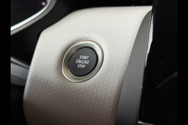 Renault Clio 1.0 TCe 92pk Aut | Intens | Groot Navi | Bose | 17" | Dode hoek | 360 | Stoel & Stuur verwarming | Volledig Renault Dealer onderhouden!