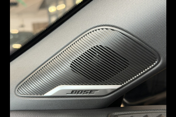 Renault Clio 1.0 TCe 92pk Aut | Intens | Groot Navi | Bose | 17" | Dode hoek | 360 | Stoel & Stuur verwarming | Volledig Renault Dealer onderhouden!