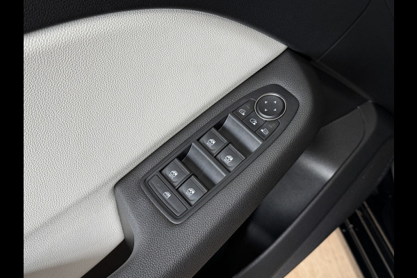 Renault Clio 1.0 TCe 92pk Aut | Intens | Groot Navi | Bose | 17" | Dode hoek | 360 | Stoel & Stuur verwarming | Volledig Renault Dealer onderhouden!