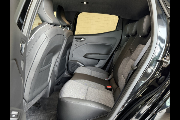 Renault Clio 1.0 TCe 92pk Aut | Intens | Groot Navi | Bose | 17" | Dode hoek | 360 | Stoel & Stuur verwarming | Volledig Renault Dealer onderhouden!