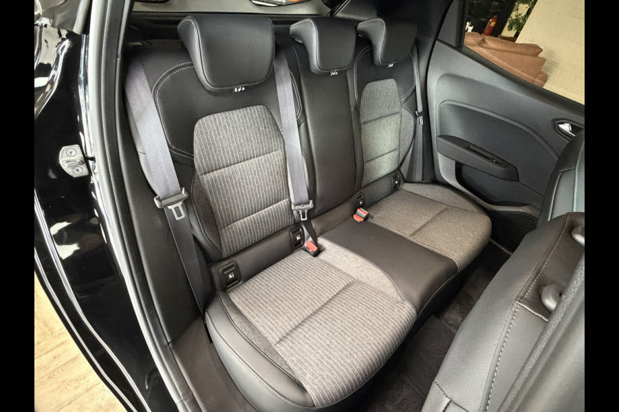 Renault Clio 1.0 TCe 92pk Aut | Intens | Groot Navi | Bose | 17" | Dode hoek | 360 | Stoel & Stuur verwarming | Volledig Renault Dealer onderhouden!