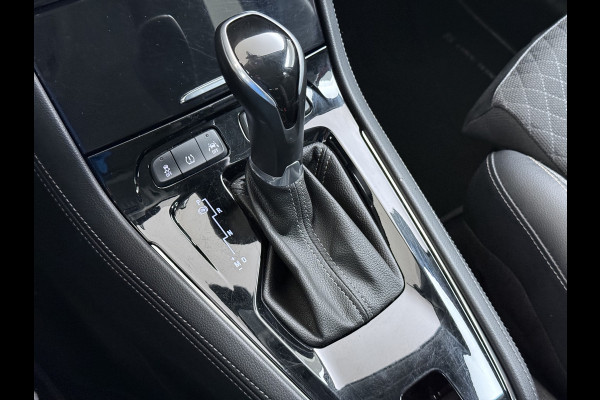Opel Grandland X AUT-8 T131pk Innovation Trekhaak LED Navi 17"lm Keyless 1/2Leer AGR-Comfort-Stoel+Verwarmd Apple/Android Pdc Dab Ecc Tel. Isofix Mistlampen Priv.Glass Blindspot Lane-dep. Bordherk. Usb Bluetooth CruiseControl Licht-/Zichtpakket Elek.Inkl.spiegels Elek.Ramen Led 17''LM 1.2 Turbo Business Elegance NL-auto EURO 6 Origin.NLse auto Volledig Dealer onderhouden 1300kg trekvermogen € 39.000,- nieuw