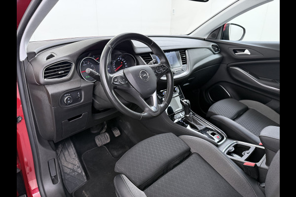 Opel Grandland X AUT-8 T131pk Innovation Trekhaak LED Navi 17"lm Keyless 1/2Leer AGR-Comfort-Stoel+Verwarmd Apple/Android Pdc Dab Ecc Tel. Isofix Mistlampen Priv.Glass Blindspot Lane-dep. Bordherk. Usb Bluetooth CruiseControl Licht-/Zichtpakket Elek.Inkl.spiegels Elek.Ramen Led 17''LM 1.2 Turbo Business Elegance NL-auto EURO 6 Origin.NLse auto Volledig Dealer onderhouden 1300kg trekvermogen € 39.000,- nieuw