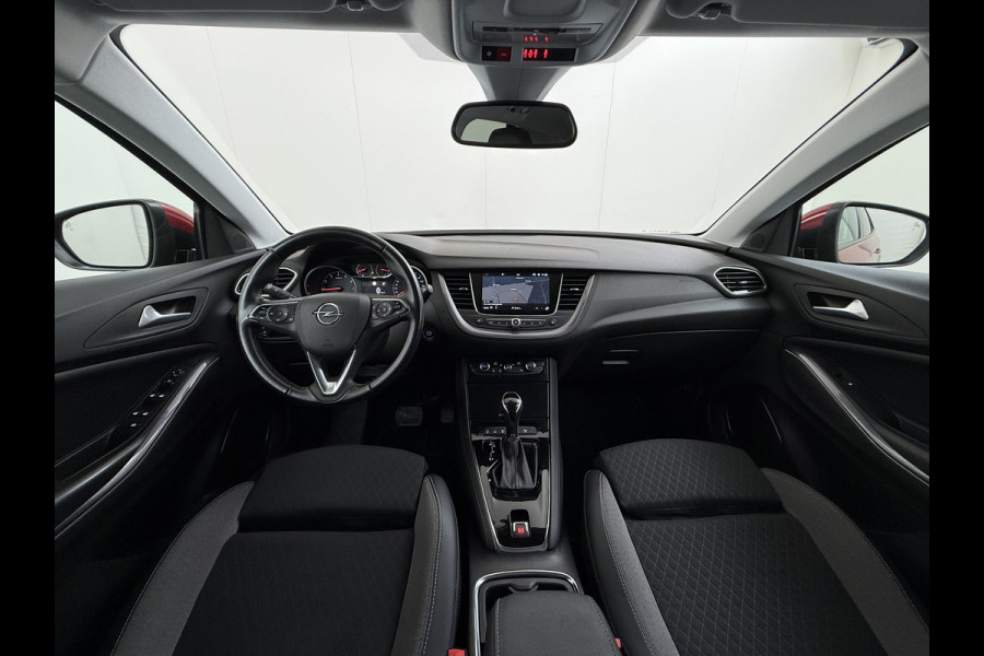 Opel Grandland X AUT-8 T131pk Innovation Trekhaak LED Navi 17"lm Keyless 1/2Leer AGR-Comfort-Stoel+Verwarmd Apple/Android Pdc Dab Ecc Tel. Isofix Mistlampen Priv.Glass Blindspot Lane-dep. Bordherk. Usb Bluetooth CruiseControl Licht-/Zichtpakket Elek.Inkl.spiegels Elek.Ramen Led 17''LM 1.2 Turbo Business Elegance NL-auto EURO 6 Origin.NLse auto Volledig Dealer onderhouden 1300kg trekvermogen € 39.000,- nieuw