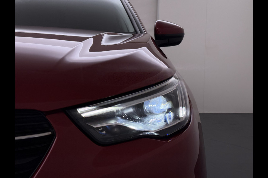 Opel Grandland X AUT-8 T131pk Innovation Trekhaak LED Navi 17"lm Keyless 1/2Leer AGR-Comfort-Stoel+Verwarmd Apple/Android Pdc Dab Ecc Tel. Isofix Mistlampen Priv.Glass Blindspot Lane-dep. Bordherk. Usb Bluetooth CruiseControl Licht-/Zichtpakket Elek.Inkl.spiegels Elek.Ramen Led 17''LM 1.2 Turbo Business Elegance NL-auto EURO 6 Origin.NLse auto Volledig Dealer onderhouden 1300kg trekvermogen € 39.000,- nieuw