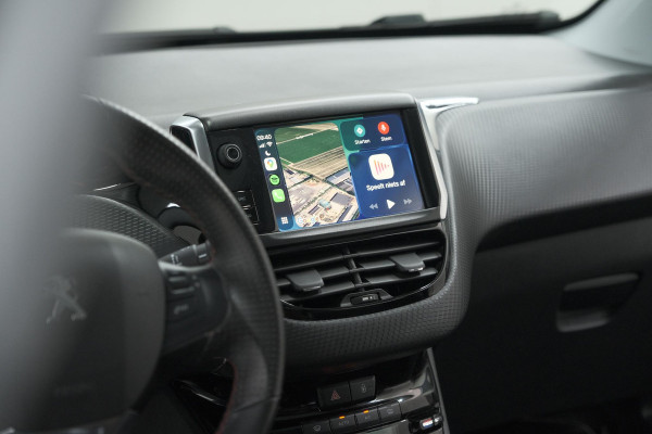 Peugeot 2008 PureTech 130 GT-Line | Allseason Banden | Panoramadak | Apple Carplay | Parkeersensoren