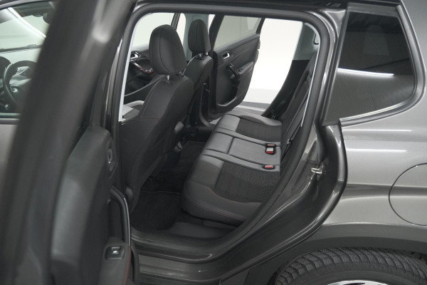 Peugeot 2008 PureTech 130 GT-Line | Allseason Banden | Panoramadak | Apple Carplay | Parkeersensoren
