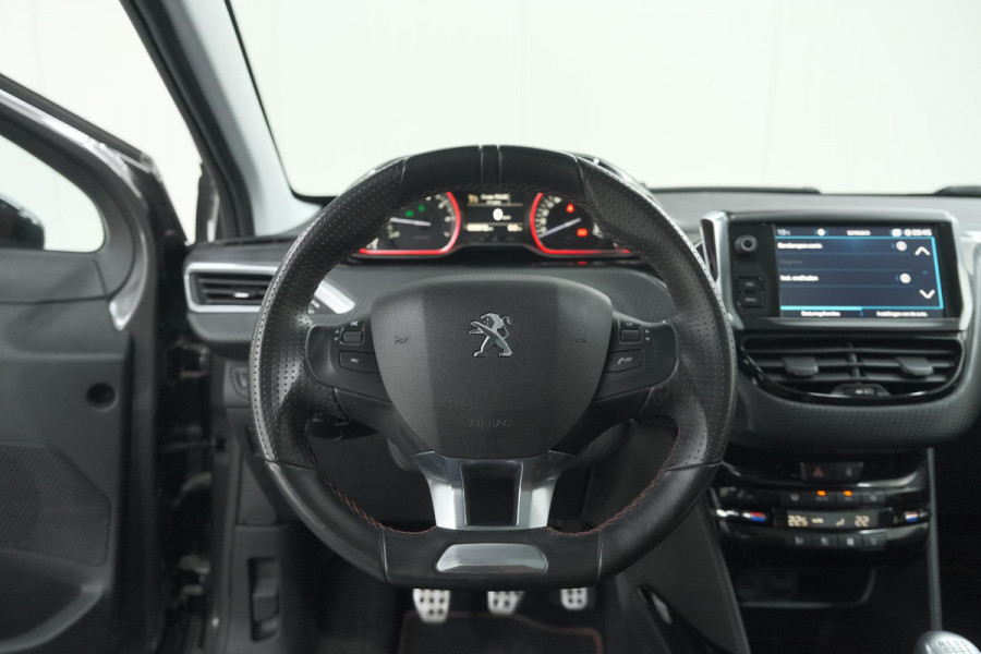 Peugeot 2008 PureTech 130 GT-Line | Allseason Banden | Panoramadak | Apple Carplay | Parkeersensoren