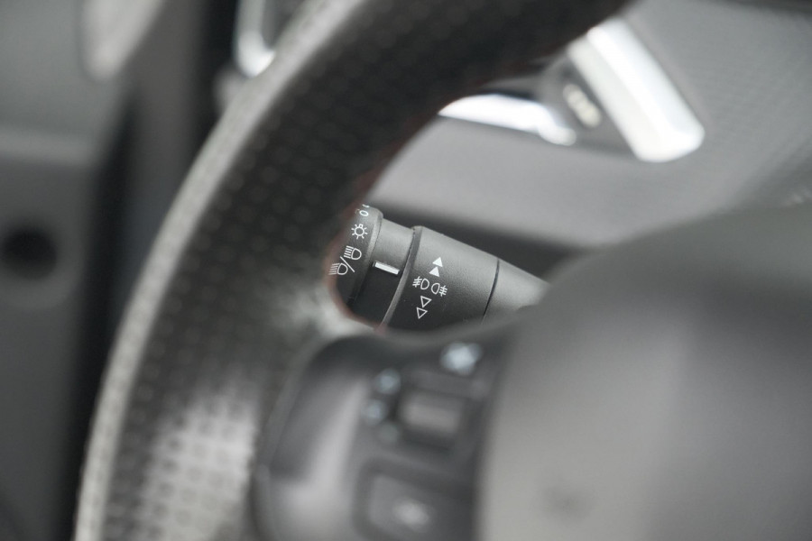 Peugeot 2008 PureTech 130 GT-Line | Allseason Banden | Panoramadak | Apple Carplay | Parkeersensoren