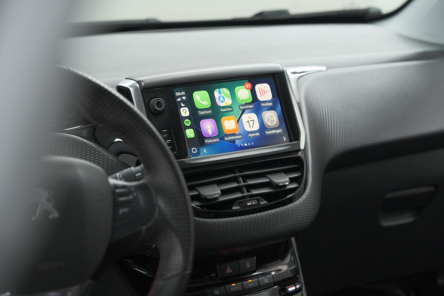 Peugeot 2008 PureTech 130 GT-Line | Allseason Banden | Panoramadak | Apple Carplay | Parkeersensoren
