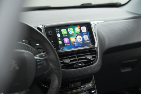 Peugeot 2008 PureTech 130 GT-Line | Allseason Banden | Panoramadak | Apple Carplay | Parkeersensoren