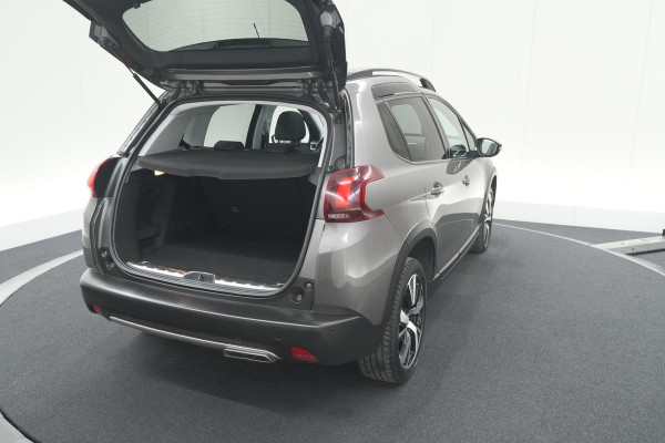 Peugeot 2008 PureTech 130 GT-Line | Allseason Banden | Panoramadak | Apple Carplay | Parkeersensoren