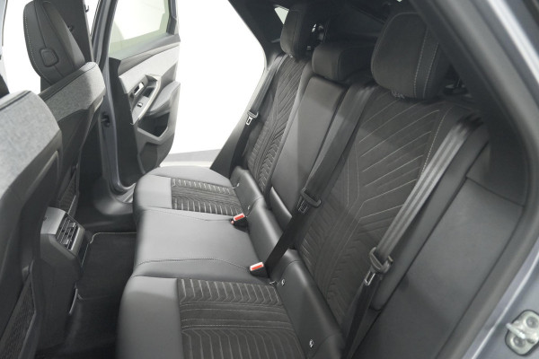 Peugeot 3008 1.2 Hybrid 136 GT | Panoramdak | 360 Camera | Stoelverwarming | Elektrische Kofferklep | Allseason Banden
