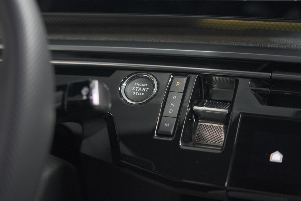 Peugeot 3008 1.2 Hybrid 136 GT | Panoramdak | 360 Camera | Stoelverwarming | Elektrische Kofferklep | Allseason Banden