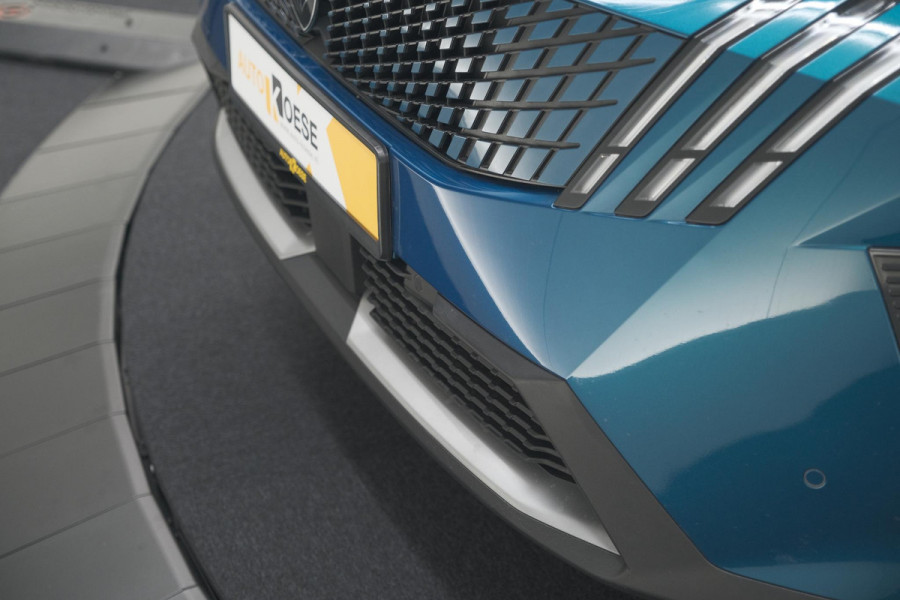 Peugeot 3008 1.2 Hybrid 136 GT | Panoramdak | 360 Camera | Stoelverwarming | Elektrische Kofferklep | Allseason Banden