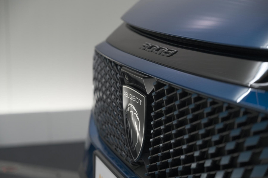 Peugeot 3008 1.2 Hybrid 136 GT | Panoramdak | 360 Camera | Stoelverwarming | Elektrische Kofferklep | Allseason Banden