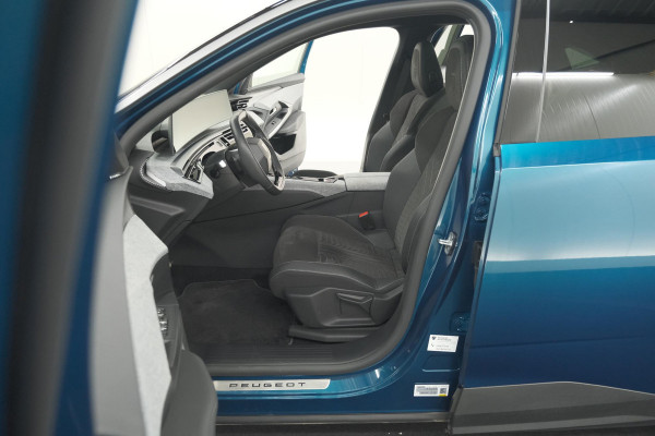 Peugeot 3008 1.2 Hybrid 136 GT | Panoramdak | 360 Camera | Stoelverwarming | Elektrische Kofferklep | Allseason Banden