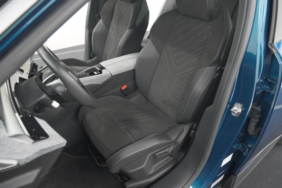 Peugeot 3008 1.2 Hybrid 136 GT | Panoramdak | 360 Camera | Stoelverwarming | Elektrische Kofferklep | Allseason Banden