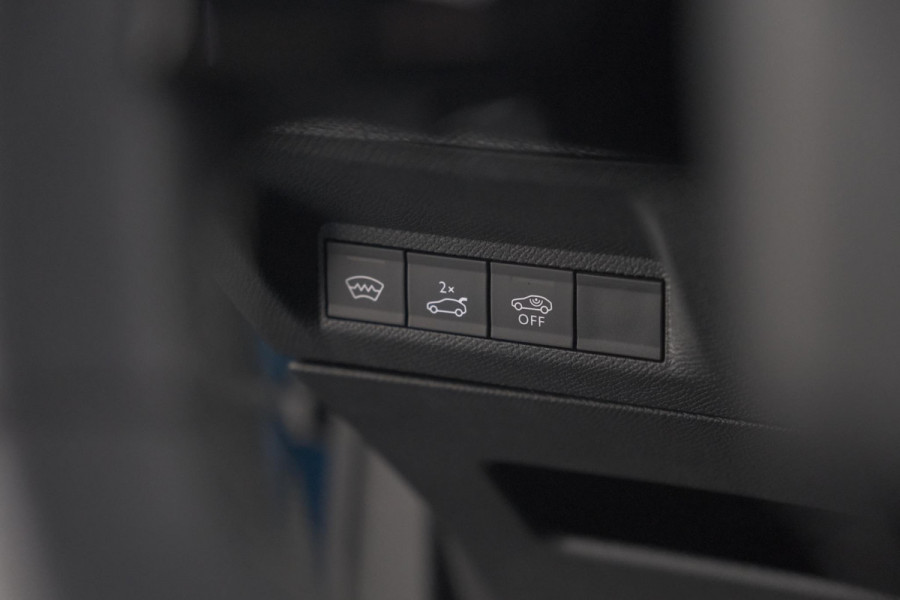 Peugeot 3008 1.2 Hybrid 136 GT | Panoramdak | 360 Camera | Stoelverwarming | Elektrische Kofferklep | Allseason Banden