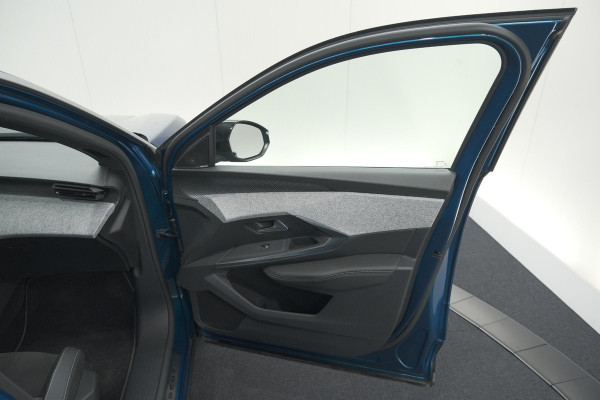 Peugeot 3008 1.2 Hybrid 136 GT | Panoramdak | 360 Camera | Stoelverwarming | Elektrische Kofferklep | Allseason Banden