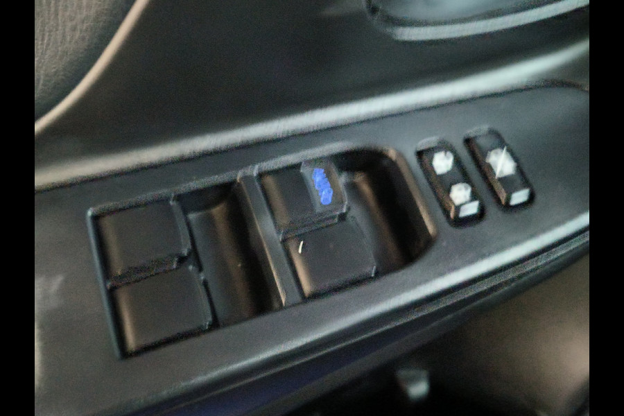 Toyota Yaris 1.5 VVT-i Active Rijklaar + 12 maanden Bovag-garantie Henk Jongen Auto's in Helmond,  al 50 jaar service zoals 't hoort!