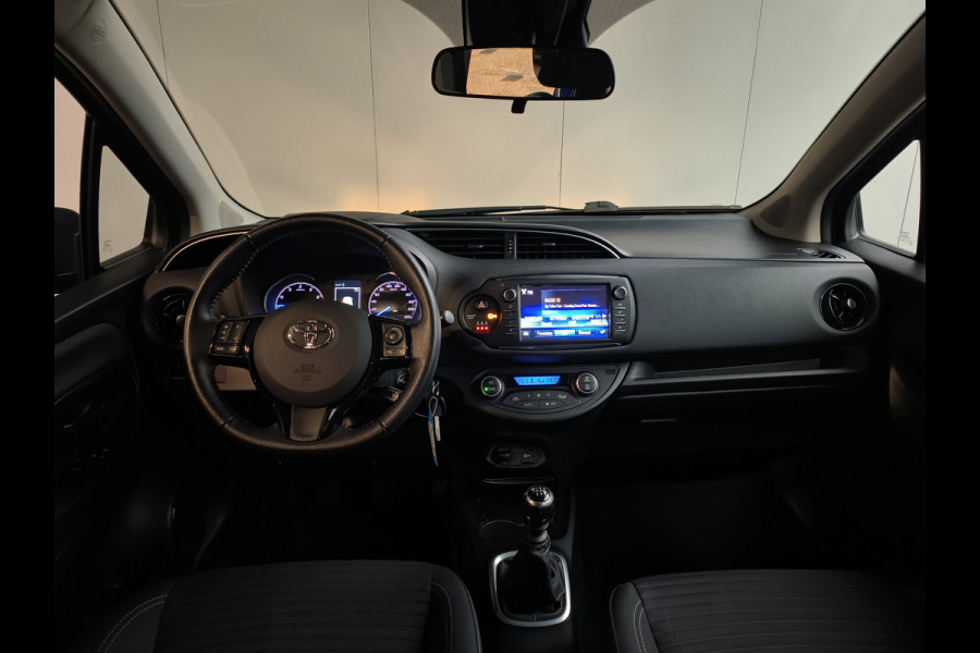 Toyota Yaris 1.5 VVT-i Active Rijklaar + 12 maanden Bovag-garantie Henk Jongen Auto's in Helmond,  al 50 jaar service zoals 't hoort!