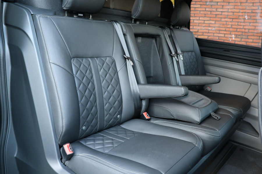 Ford Transit Custom 300 2.0 TDCI L2H1 Sport 170 PK DC | Dubbel Cabine | 360 Camera | Middenconsole | ACC | Blind Spot | Navigatie | Camera | CarPlay Elek. Trekhaak | 5-Zitter | BPM VRIJ | Verlengde fabrieksgarantie tot 11-2029