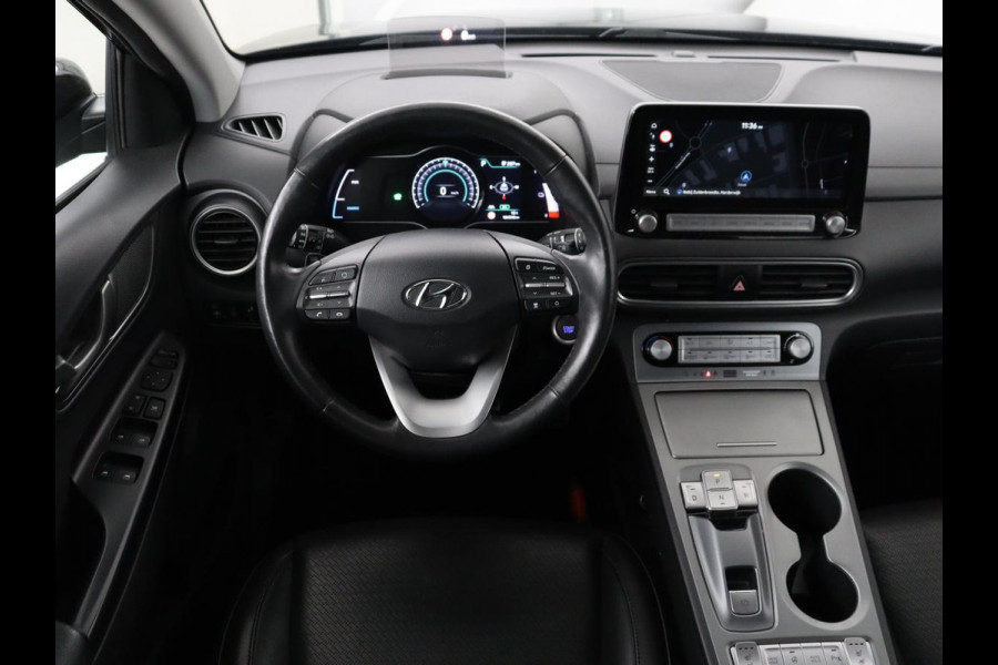 Hyundai Kona EV Limited 64 kWh | SOH 100% | 3 Fase | Stoelventilatie | Head-Up | Adaptive cruise | Camera | Carplay | Achterbankverwarming