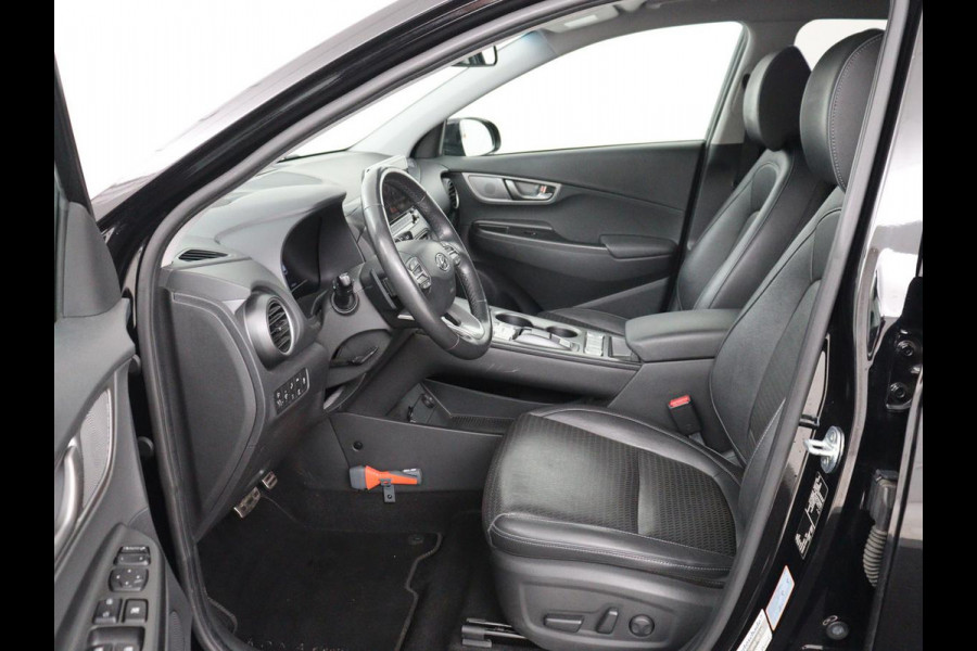 Hyundai Kona EV Limited 64 kWh | SOH 100% | 3 Fase | Stoelventilatie | Head-Up | Adaptive cruise | Camera | Carplay | Achterbankverwarming