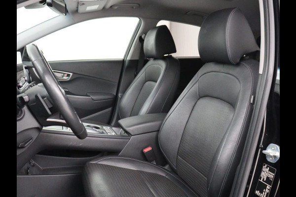 Hyundai Kona EV Limited 64 kWh | SOH 100% | 3 Fase | Stoelventilatie | Head-Up | Adaptive cruise | Camera | Carplay | Achterbankverwarming