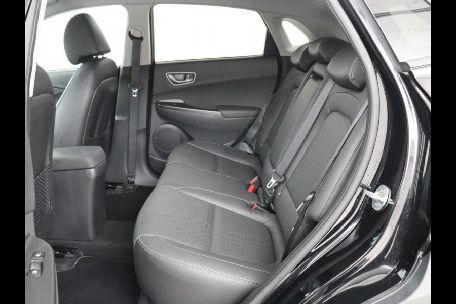 Hyundai Kona EV Limited 64 kWh | SOH 100% | 3 Fase | Stoelventilatie | Head-Up | Adaptive cruise | Camera | Carplay | Achterbankverwarming