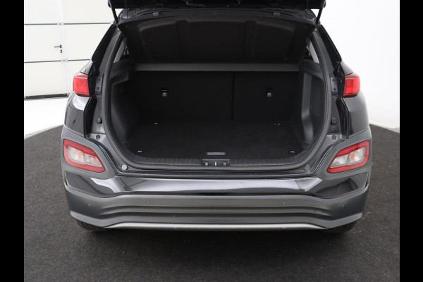 Hyundai Kona EV Limited 64 kWh | SOH 100% | 3 Fase | Stoelventilatie | Head-Up | Adaptive cruise | Camera | Carplay | Achterbankverwarming