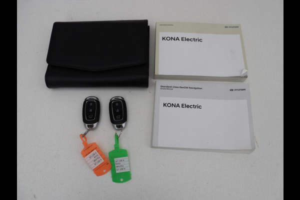 Hyundai Kona EV Limited 64 kWh | SOH 100% | 3 Fase | Stoelventilatie | Head-Up | Adaptive cruise | Camera | Carplay | Achterbankverwarming